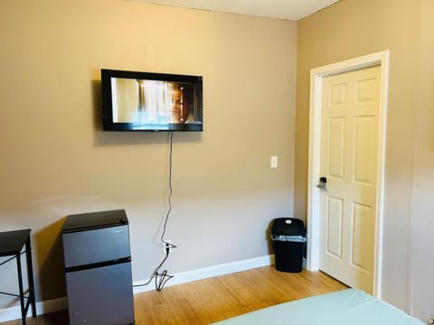 Cute room near Whole Foods, Brown University with shared bathroom and kitchen be Appartamento in Providence