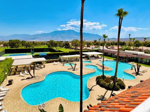 Hot Tub, Swimming pool