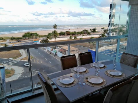 Em frente à Praia de Atalaia, todos os cômodos com vista pro mar, piscina no terraço e churrasqueira na varanda Apartment in Aracaju