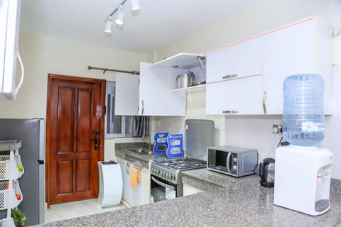 Coffee/tea facilities, Kitchen or kitchenette, minibar, oven, stove, toaster