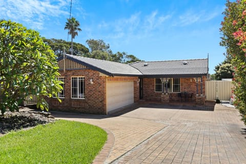 Casa del Sol with Pool House in Kiama