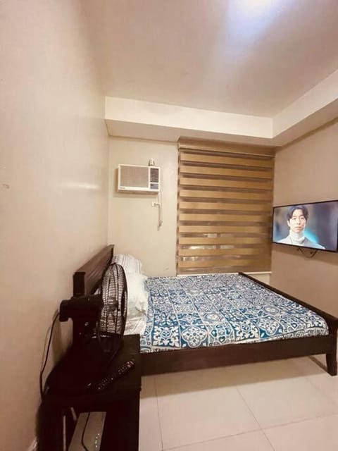 Studio Sunshine100 wifi Netflix 42TV Pool access Apartment in Mandaluyong