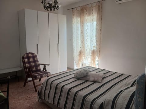 Bed, Photo of the whole room, Bedroom, wardrobe, air conditioner