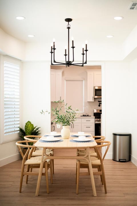 Dining area, kitchen