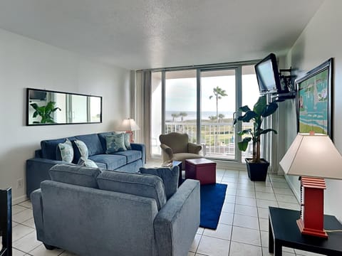 Galvestonian 109 - Undisturbed Beach Views Apartment in Texas City