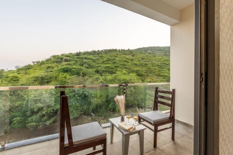 Day, Natural landscape, View (from property/room), Balcony/Terrace, Living room, Seating area, Dining area, Mountain view