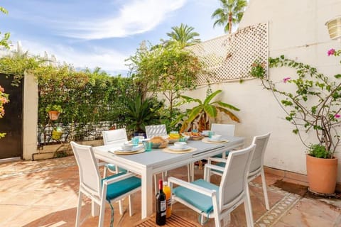 Patio, Spring, Garden, Balcony/Terrace, Seating area, Dining area, Garden view