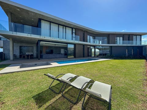 Property building, Facade/entrance, Garden