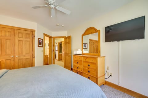 Ski-InandSki-Out at Jay Peak Resort Condo! Apartment in Jay