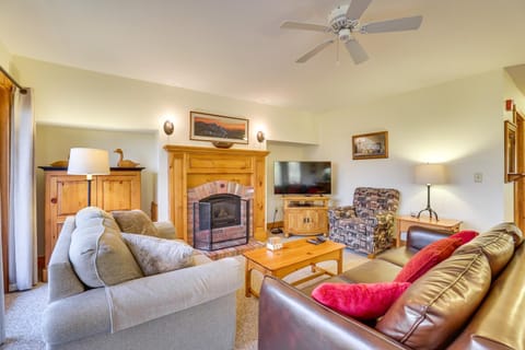 Ski-InandSki-Out at Jay Peak Resort Condo! Apartment in Jay