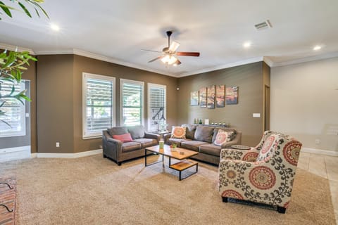 11 Mi to Dtwn Lubbock Home with Patio, Grill and Yard House in Lubbock