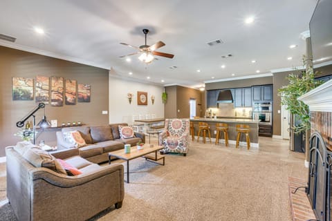 11 Mi to Dtwn Lubbock Home with Patio, Grill and Yard House in Lubbock