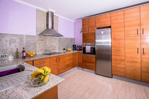 Kitchen or kitchenette, minibar, pet friendly, stove