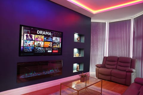 TV and multimedia, Living room, Seating area