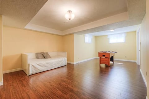 45 per Off Monthly Stay - 7 Beds - BBQ House in Kitchener