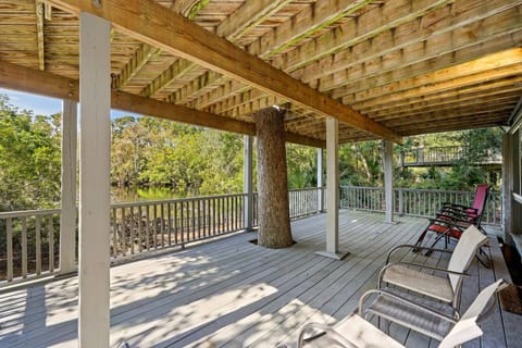 Unique Sea Pines Getaway Walk to Beach! House in South Forest Beach