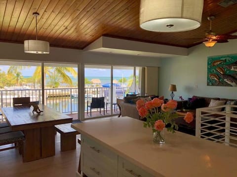 Sunrise Escape - Ocean Front Villa - Sleeps 10 Apartment in Key Largo