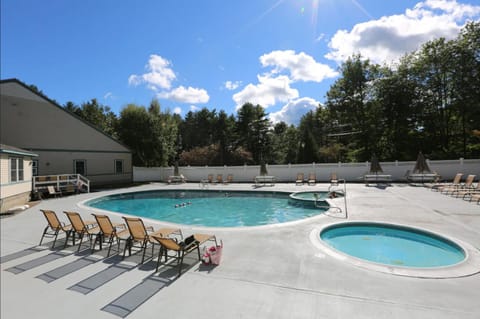 Hot Tub, Swimming pool