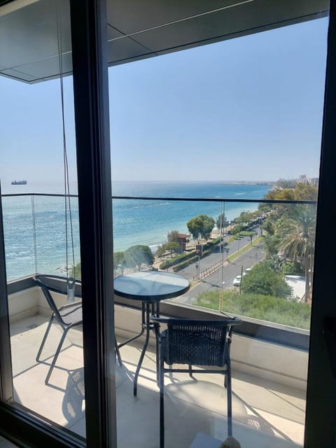 Seafront City Center Studio Apartment in Limassol City