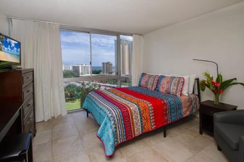 Waikiki studio ocean diamond head views Apartment in McCully-Moiliili