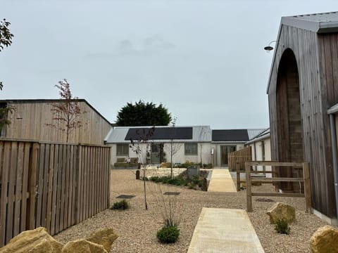 The Livery - An Elegant Bolthole with Parking House in West Oxfordshire District