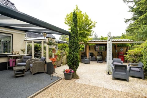 Garden, Hot Tub, Balcony/Terrace