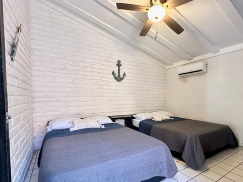 Bed, Photo of the whole room, Bedroom, air conditioner