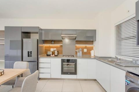 Spacious, city and pool apartment Apartment in Sandton