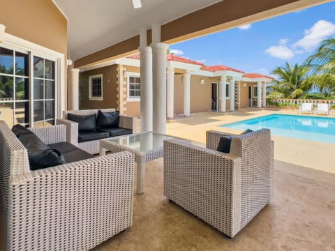 Pool view, Swimming pool, sunbed