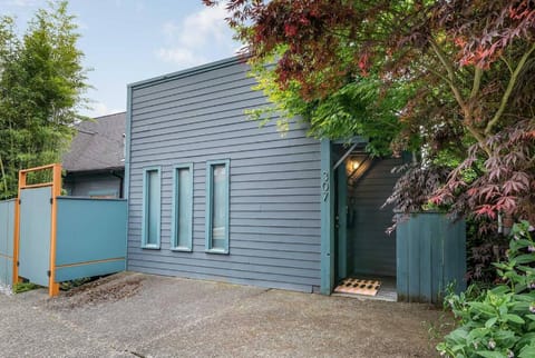 Cozy Capitol Hill Cottage House in Capitol Hill