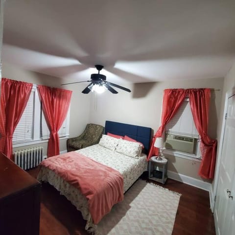 Adorable 2 Bedrooms in Bellerose NY Apartamento in Floral Park