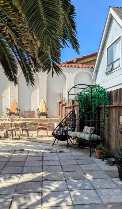 Coastal Palm Tree Yard 2Bed 1Bath - Block away from Beach Apartamento in Pacifica