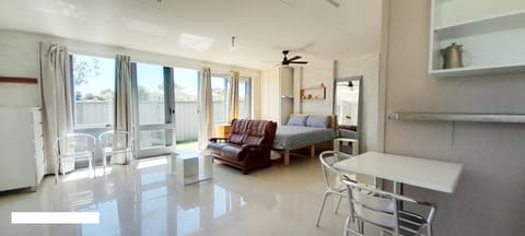 Living room, Photo of the whole room, Seating area, Dining area