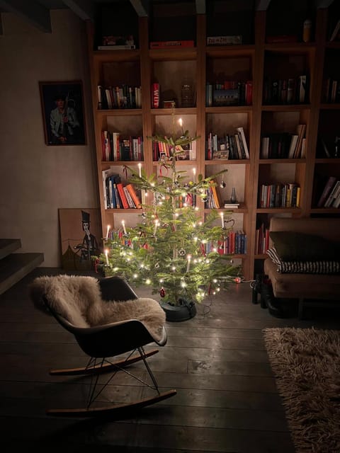 Library, Living room, Seating area