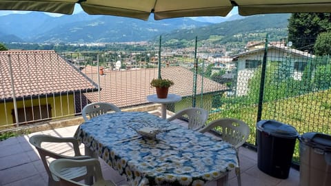 Balcony/Terrace, Mountain view