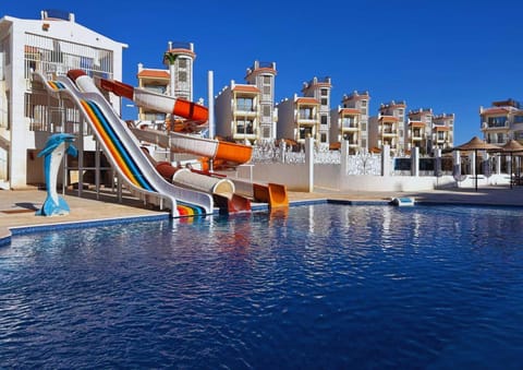 Aqua park, Swimming pool