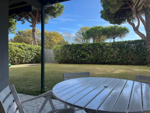 Garden, Dining area