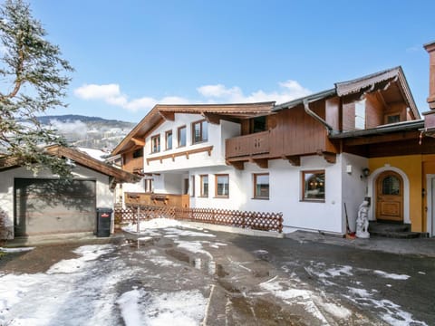 Property building, Winter