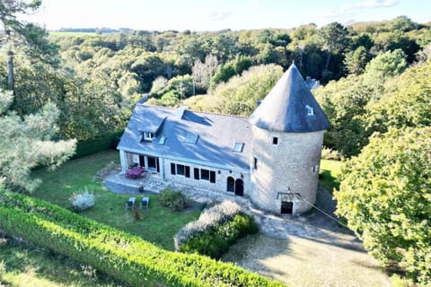 Longère de charme en pleine nature 3km des plages House in Guidel