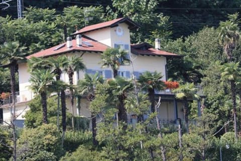Villa Vignolo Condo in Stresa