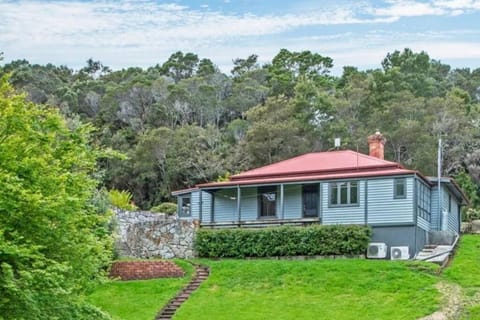 Sunset Sky House in Strahan