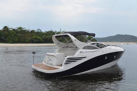 Lancha Life Party Docked boat in São Sebastião