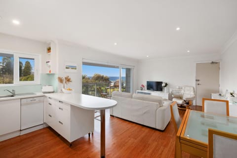 Royal Surf - Direct Beachfront Apartment in Sydney