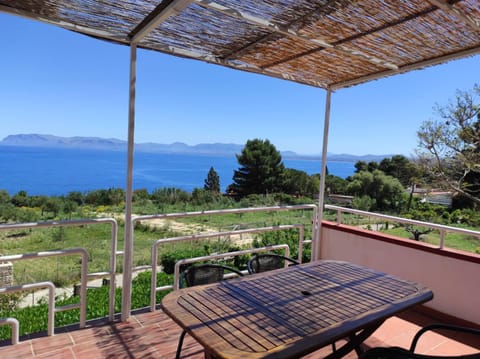 Natural landscape, Balcony/Terrace, Sea view