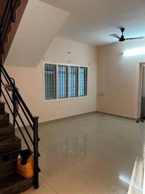 Service Home Apt 4Bedroom Entire villa Villa in Mangaluru