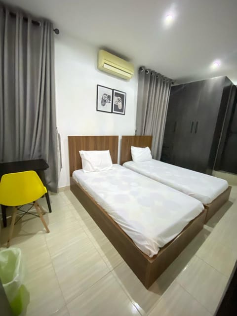 ChaRloHub NG Bed and Breakfast in Lagos