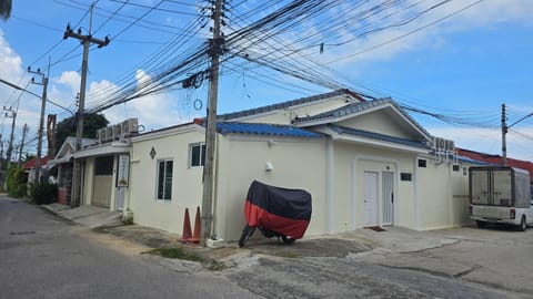 Property building, Neighbourhood, Street view, Parking