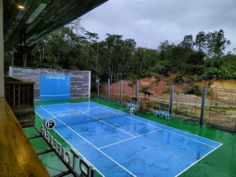 Tennis court, Tennis court