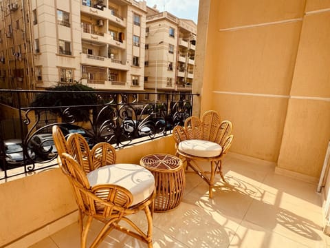 VIOLA near Waterway Malls by ELEGANT Apartment in New Cairo City