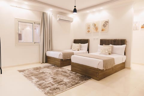 Bed, Photo of the whole room, Bedroom, air conditioner